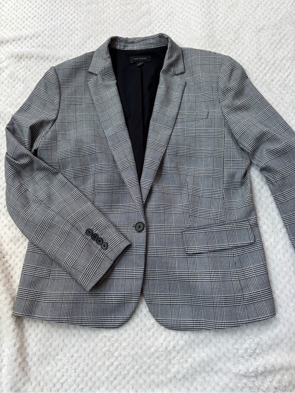 Ann Taylor Gray & Black Glen Plaid Blazer — Size 12